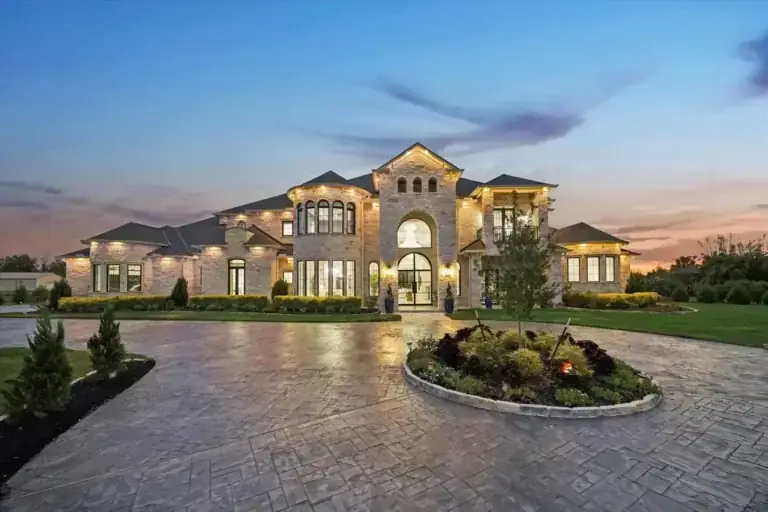 Luxury Estate Driveways Usa Featuring Architectural Paving and Engineering